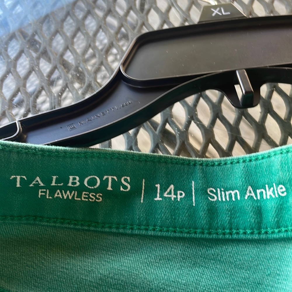 Green Talbots 14p,slim ankle, green in color